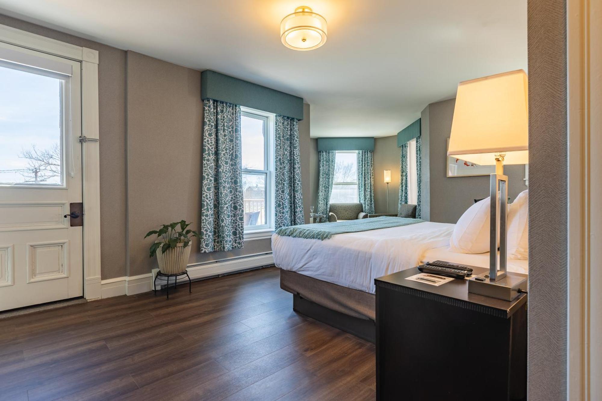 The Centennial Hotel Конкорд Экстерьер фото